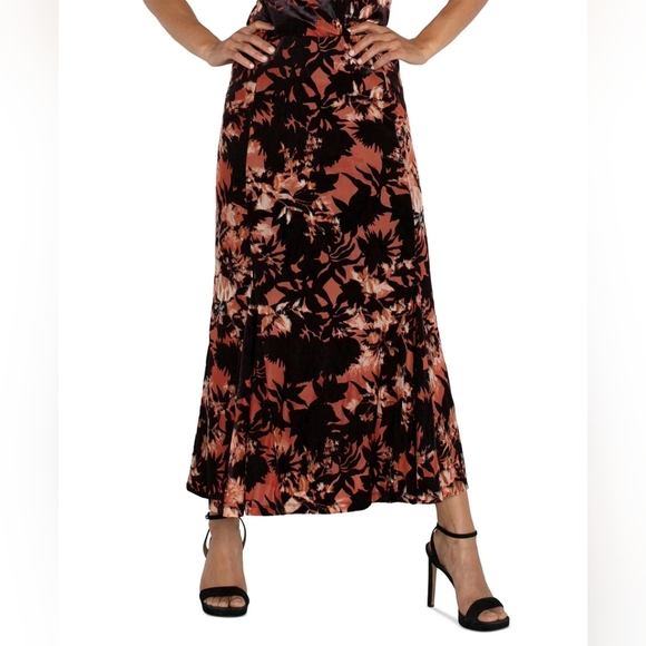 LIVERPOOL Floral Printed Velvet Maxi Skirt Orange Brown Size 12/31 $109 MSRP - Picture 3 of 13